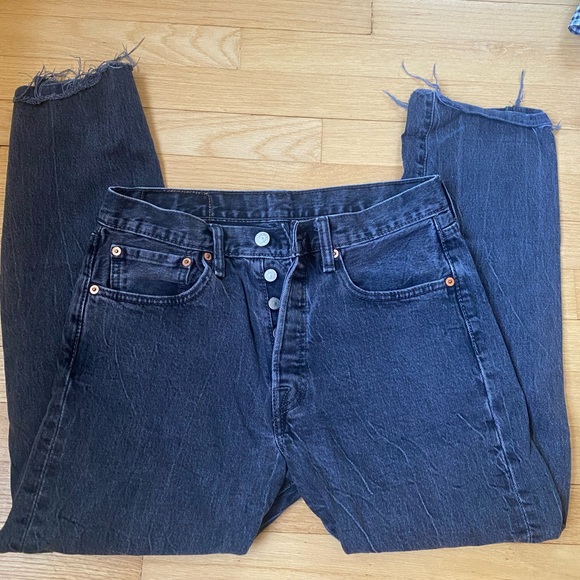 Levi’s 501 dark wash jeans - Picture 5 of 5